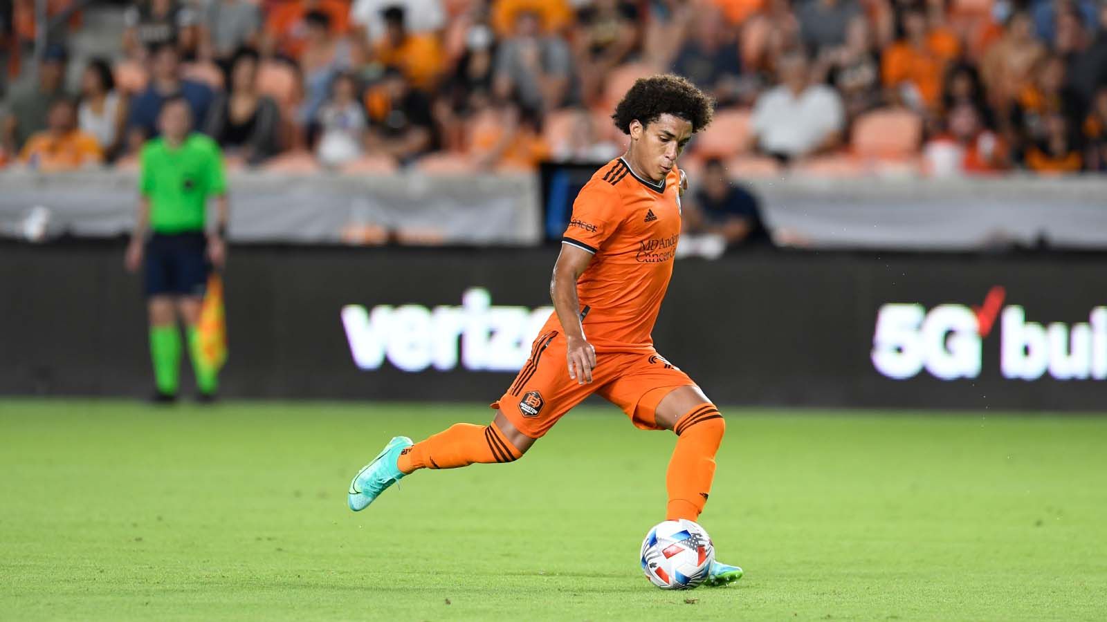 Adalberto Carrasquilla comfortable in the '8' role for Houston Dynamo FC